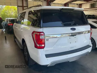 2021 Ford Expedition XLT with VIN 1FMJU1JT5MEA37461, listed as a IAAI auction lot 42043745 with 89,070 mi miles. Bid and sale history available at carsss.com. Image 1.