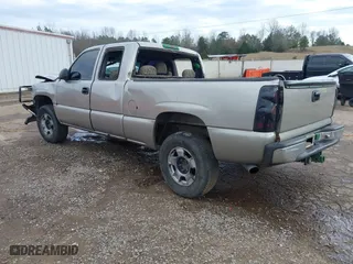 2000 Chevrolet Silverado 1500 LT with VIN 1GCEK19T8YE189692, listed as a IAAI auction lot 41523976 with 165,695 mi miles. Bid and sale history available at carsss.com. Image 3.
