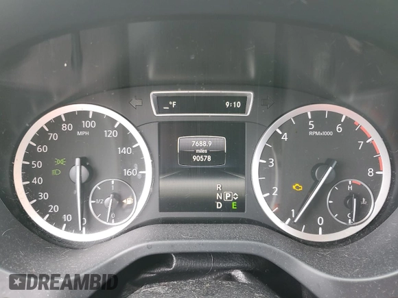 2018 Infiniti QX30 Premium with VIN SJKCH5CP0JA048053, listed as a Copart auction lot 48202385 with 90,578 mi miles and Salvage title. Bid and sale history available at DreamBid. Image 9.