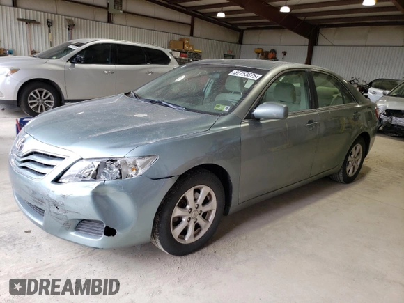 2010 Toyota Camry z VIN JTNBF3EK3A3002517, wystawiony jako Copart lot #57753675 z przebiegiem 196 094 mil mil oraz Szkoda całkowita • Salvage title. Historia ofert i sprzedaży dostępna na DreamBid. Obrazek 1.