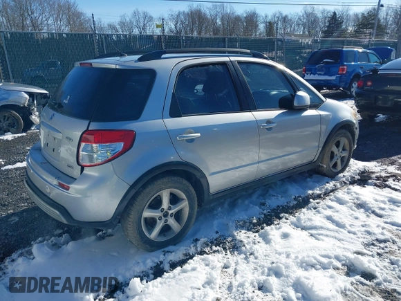 2007 Suzuki SX4 with VIN JS2YB413775101357, listed as a IAAI auction lot 41560985 with 216,705 mi miles. Bid and sale history available at carsss.com. Image 4.