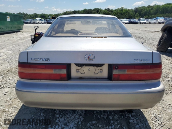 1996 Lexus ES 300 z VIN JT8BF12G6T0185858, wystawiony jako Copart lot #57978925 z przebiegiem 153 841 mil mil oraz Czysty tytuł • Clean title. Historia ofert i sprzedaży dostępna na DreamBid. Obrazek 6.