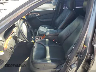 2005 Mercedes-Benz S 430 z VIN WDBNG70J15A451750, wystawiony jako Copart lot #58268095 z przebiegiem 129 776 mil mil oraz Szkoda całkowita • Salvage title. Historia ofert i sprzedaży dostępna na DreamBid. Obrazek 7.