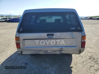 1993 Toyota Pickup z VIN 4TARN81AXPZ113969, wystawiony jako Copart lot #51845495 z przebiegiem 278 277 mil mil oraz Czysty tytuł • Clean title. Historia ofert i sprzedaży dostępna na DreamBid. Obrazek 6.