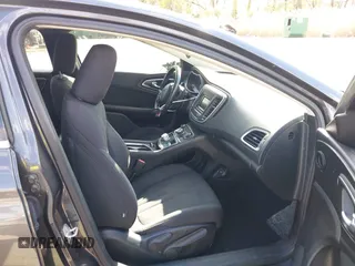 2015 Chrysler 200 Limited z VIN 1C3CCCAB3FN608357, wystawiony jako IAAI lot #42054234 z przebiegiem 151 694 mil mil oraz . Historia ofert i sprzedaży dostępna na DreamBid. Obrazek 5.