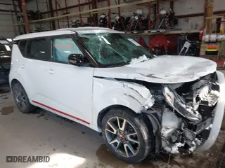 2020 Kia Soul GT-Line with VIN KNDJ63AU7L7028962, listed as a IAAI auction lot 41405208 with 73,589 mi miles. Bid and sale history available at carsss.com. Image 1.