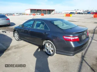 2008 Toyota Camry LE z VIN 4T1BE46K08U196337, wystawiony jako IAAI lot #41577012 z przebiegiem 172 634 mil mil oraz . Historia ofert i sprzedaży dostępna na DreamBid. Obrazek 3.