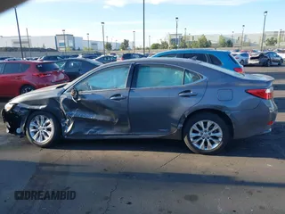 2013 Lexus ES 300h z VIN JTHBW1GG3D2015178, wystawiony jako IAAI lot #42045484 z przebiegiem 104 301 mil mil oraz . Historia ofert i sprzedaży dostępna na DreamBid. Obrazek 14.