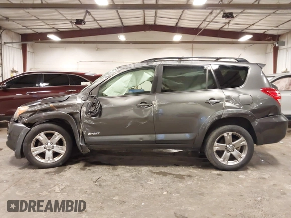 2011 Toyota RAV4 Sport z VIN 2T3RF4DV9BW093683, wystawiony jako IAAI lot #42548342 z przebiegiem 122 023 mil mil oraz . Historia ofert i sprzedaży dostępna na DreamBid. Obrazek 14.