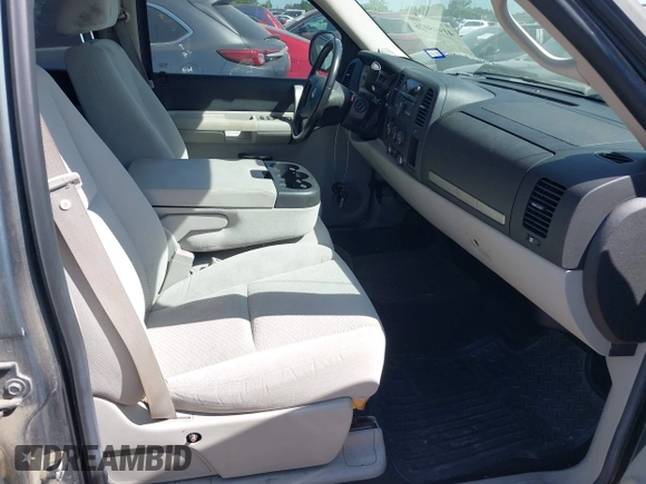 2008 Chevrolet Silverado 1500 Work Truck with VIN 2GCEC13C181113268, listed as a IAAI auction lot 41995026 with 131,071 mi miles and . Bid and sale history available at DreamBid. Image 5.