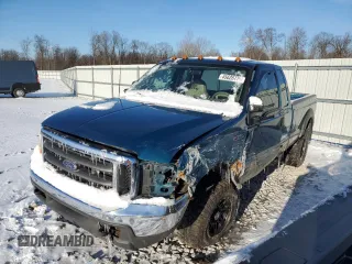 2000 Ford F-350 XL with VIN 1FTSX31F9YEB88587, listed as a Copart auction lot 45626735 with 123,973 mi miles and Salvage Title. Bid and sale history available at DreamBid. Image 1.