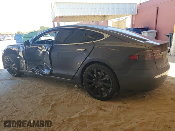 2017 Tesla Model S 60 z VIN 5YJSA1E18HF192715, wystawiony jako Copart lot #56851225 z przebiegiem 103 231 mil mil oraz Szkoda całkowita • Salvage title. Historia ofert i sprzedaży dostępna na DreamBid. Obrazek 2.