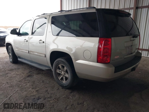 2014 GMC Yukon XL SLT with VIN 1GKS1KE08ER200562, listed as a IAAI auction lot 41502110 with 222,369 mi miles. Bid and sale history available at carsss.com. Image 3.