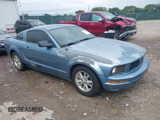 2008 Ford Mustang Deluxe z VIN 1ZVHT80N885130396, wystawiony jako IAAI lot #42329412 z przebiegiem 162 198 mil mil oraz . Historia ofert i sprzedaży dostępna na DreamBid. Obrazek 1.