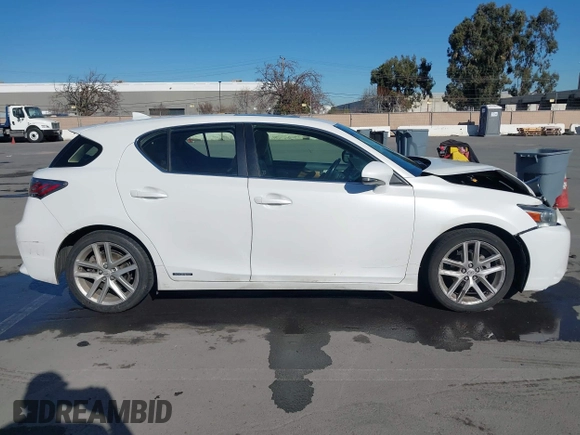 2014 Lexus CT 200h with VIN JTHKD5BH5E2203604, listed as a IAAI auction lot 41372030 with 147,449 mi miles and . Bid and sale history available at DreamBid. Image 13.