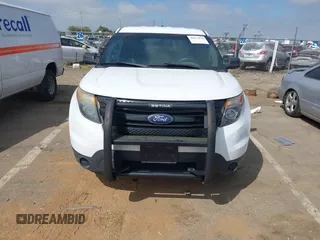 2013 Ford Utility Police Interceptor with VIN 1FM5K8AR1DGC63408, listed as a IAAI auction lot 42075944 with 155,382 mi miles. Bid and sale history available at carsss.com. Image 6.