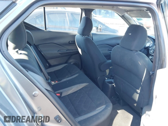2020 Nissan Kicks S z VIN 3N1CP5BV3LL546879, wystawiony jako IAAI lot #41678951 z przebiegiem 25 878 mil mil oraz . Historia ofert i sprzedaży dostępna na DreamBid. Obrazek 8.