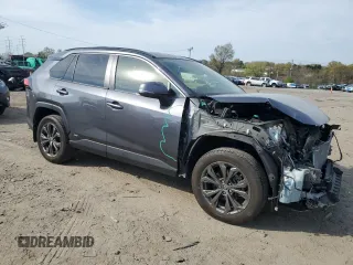 2023 Toyota RAV4 Hybrid XLE Premium z VIN JTMB6RFV4PD089184, wystawiony jako Copart lot #53453205 z przebiegiem 29 931 mil mil oraz Szkoda całkowita • Salvage title. Historia ofert i sprzedaży dostępna na DreamBid. Obrazek 4.