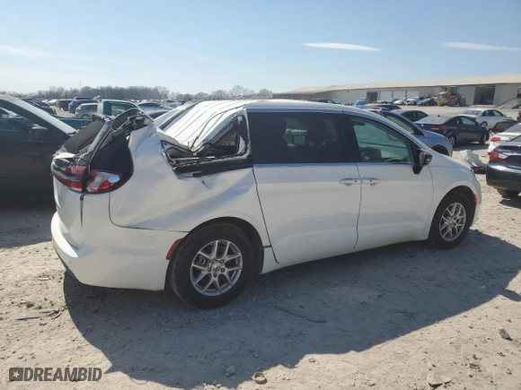 2024 Chrysler Pacifica Touring L with VIN 2C4RC1BG3RR114088, listed as a Copart auction lot 50728045 with 6,696 mi miles and Salvage Title. Bid and sale history available at carsss.com. Image 3.