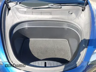 2018 Tesla Model 3 Long Range Battery z VIN 5YJ3E1EA4JF078080, wystawiony jako IAAI lot #41688015 z przebiegiem 97 886 mil mil oraz . Historia ofert i sprzedaży dostępna na DreamBid. Obrazek 10.