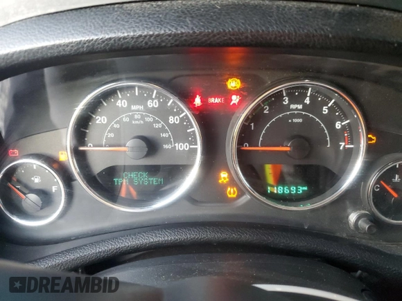 2017 Jeep Wrangler Unlimited Sahara with VIN 1C4HJWEG8HL697341, listed as a Copart auction lot 81313424 with 118,693 mi miles and Salvage title. Bid and sale history available at DreamBid. Image 9.