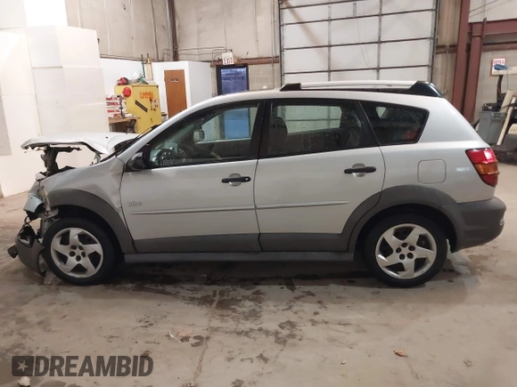 2008 Pontiac Vibe with VIN 5Y2SL65838Z401597, listed as a IAAI auction lot 41921430 with 147,752 mi miles. Bid and sale history available at carsss.com. Image 14.