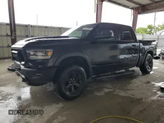 2020 Ram 1500 Rebel z VIN 1C6SRFLT8LN174114, wystawiony jako Copart lot #59323525 z przebiegiem 102 701 mil mil oraz Nie do naprawy • Non repairable. Historia ofert i sprzedaży dostępna na DreamBid. Obrazek 1.