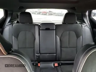 2022 Volvo XC40 Twin Plus z VIN YV4ED3UR2N2674275, wystawiony jako Copart lot #55912995 z przebiegiem Nie podano mil oraz Tytuł czysty. Historia ofert i sprzedaży dostępna na DreamBid. Obrazek 10.