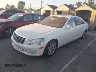 2007 Mercedes-Benz S-Class 5.5L V8 with VIN WDDNG71X07A080612, listed as a IAAI auction lot 42076439 with 232,899 mi miles. Bid and sale history available at carsss.com. Image 2.