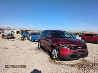 2022 Kia Sorento LX z VIN 5XYRGDLC4NG099777, wystawiony jako Copart lot #52391425 z przebiegiem 111 531 mil mil oraz Szkoda całkowita • Salvage title. Historia ofert i sprzedaży dostępna na DreamBid. Obrazek 13.