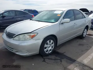 2004 Toyota Camry LE with VIN 4T1BE32K54U323478, listed as a IAAI auction lot 41725144 with 135,613 mi miles. Bid and sale history available at carsss.com. Image 2.