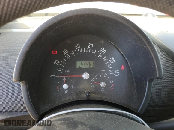 2005 Volkswagen Beetle GL with VIN 3VWBM31Y75M366011, listed as a Copart auction lot 70810124 with 62,284 mi miles and Clean Title. Bid and sale history available at DreamBid. Image 9.