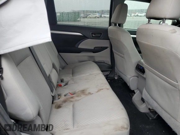 2017 Toyota Highlander LE z VIN 5TDBZRFH4HS436049, wystawiony jako Copart lot #51210145 z przebiegiem 109 492 mil mil oraz Szkoda całkowita • Salvage title. Historia ofert i sprzedaży dostępna na DreamBid. Obrazek 11.