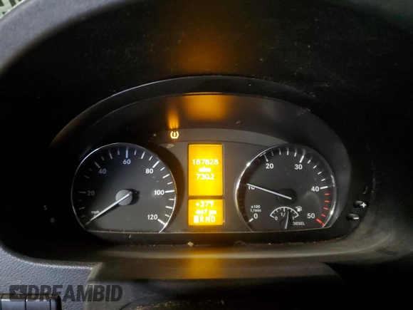 2014 Mercedes-Benz Sprinter with VIN WD3PE7DC8E5935347, listed as a Copart auction lot 88252445 with 187,828 mi miles and Salvage Title. Bid and sale history available at DreamBid. Image 9.
