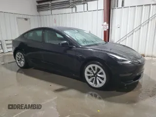 2023 Tesla Model 3 z VIN 5YJ3E1EA1PF452122, wystawiony jako Copart lot #63576995 z przebiegiem 104 907 mil mil oraz Czysty tytuł • Clean title. Historia ofert i sprzedaży dostępna na DreamBid. Obrazek 4.