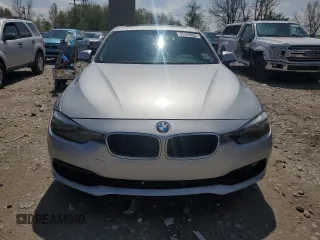 2017 BMW 3 Series 320i z VIN WBA8E1G53HNU13943, wystawiony jako Copart lot #55329055 z przebiegiem 169 493 mil mil oraz Tytuł czysty. Historia ofert i sprzedaży dostępna na DreamBid. Obrazek 5.