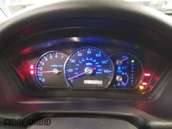 2008 Mitsubishi Endeavor LS z VIN 4A4MN21S48E043584, wystawiony jako IAAI lot #41942783 z przebiegiem 185 338 mil mil oraz . Historia ofert i sprzedaży dostępna na DreamBid. Obrazek 7.