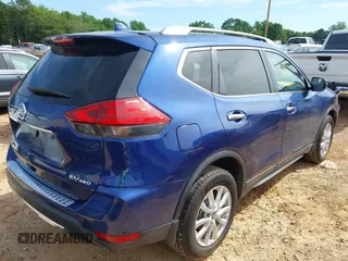 2017 Nissan Rogue SV z VIN 5N1AT2MV0HC841769, wystawiony jako IAAI lot #42295364 z przebiegiem 64 541 mil mil oraz . Historia ofert i sprzedaży dostępna na DreamBid. Obrazek 4.