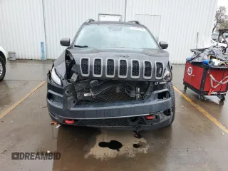2017 Jeep Cherokee Trailhawk L Plus with VIN 1C4PJMBS2HW621430, listed as a Copart auction lot 84537184 with 125,101 mi miles and Salvage Title. Bid and sale history available at carsss.com. Image 5.