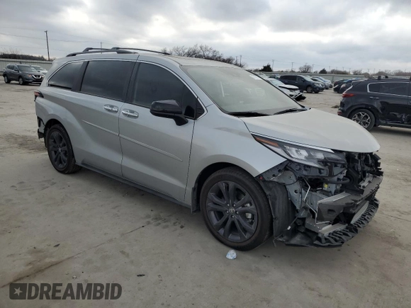 2024 Toyota Sienna XSE with VIN 5TDXRKEC5RS212017, listed as a Copart auction lot 85159734 with 0 mi miles and Salvage Title. Bid and sale history available at carsss.com. Image 4.