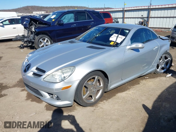 2005 Mercedes-Benz SLK 230/320 z VIN WDBWK56FX5F052512, wystawiony jako IAAI lot #41685458 z przebiegiem 46 186 mil mil oraz . Historia ofert i sprzedaży dostępna na DreamBid. Obrazek 2.