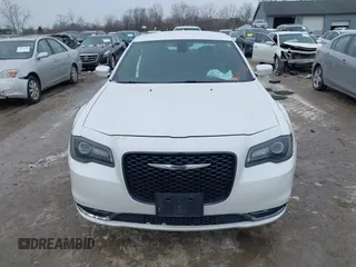 2016 Chrysler 300 300S with VIN 2C3CCAGG2GH261802, listed as a IAAI auction lot 41547415 with 77,046 mi miles. Bid and sale history available at carsss.com. Image 11.