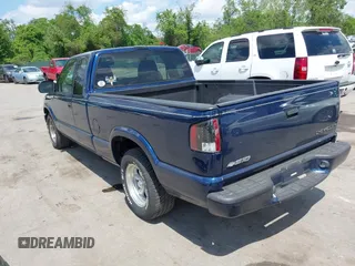 2003 Chevrolet S-10 LS with VIN 1GCCS19X038131836, listed as a IAAI auction lot 42181268 with 123,217 mi miles and . Bid and sale history available at DreamBid. Image 3.