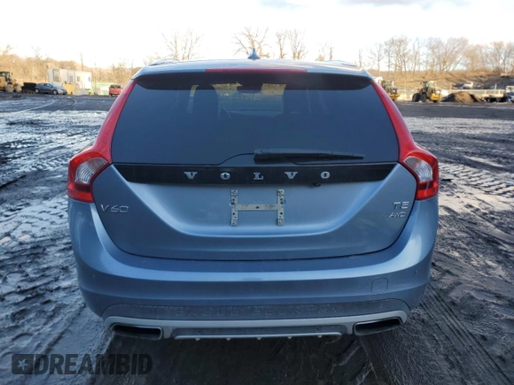 2018 Volvo V60 z VIN YV440MWK9J2053297, wystawiony jako Copart lot #43682195 z przebiegiem 66 029 mil mil oraz Szkoda całkowita • Salvage title. Historia ofert i sprzedaży dostępna na DreamBid. Obrazek 6.