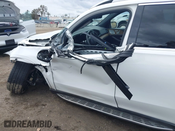 2020 Mercedes-Benz GLE 350 z VIN 4JGFB4KB2LA063217, wystawiony jako IAAI lot #41735179 z przebiegiem 61 550 mil mil oraz . Historia ofert i sprzedaży dostępna na DreamBid. Obrazek 18.
