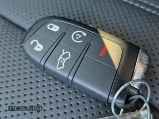 2024 Dodge Hornet R/T Plus z VIN ZACPDFDW7R3A12570, wystawiony jako Copart lot #52097675 z przebiegiem Nie podano mil oraz Szkoda całkowita • Salvage title. Historia ofert i sprzedaży dostępna na DreamBid. Obrazek 13.