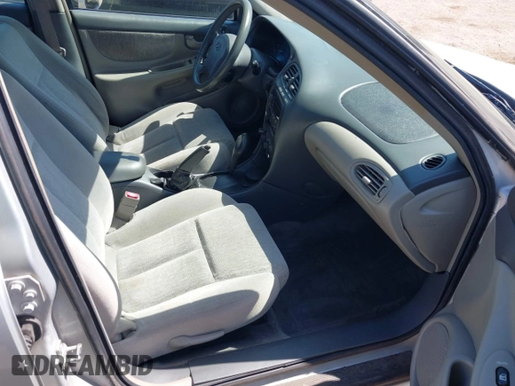 2004 Oldsmobile Alero GL1 z VIN 1G3NL52F54C206964, wystawiony jako IAAI lot #42160307 z przebiegiem 129 808 mil mil oraz . Historia ofert i sprzedaży dostępna na DreamBid. Obrazek 5.