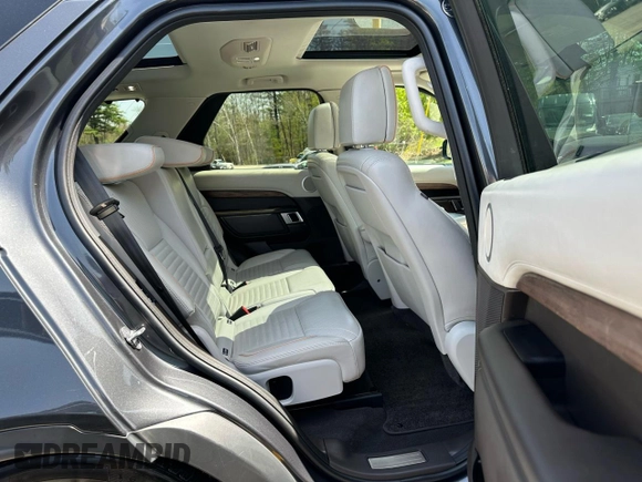 2018 Land Rover Discovery HSE Luxury with VIN SALRT2RV8JA050660, listed as a Copart auction lot 55436665 with 161,648 mi miles and Clean Title. Bid and sale history available at carsss.com. Image 6.