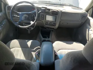 2004 Chevrolet Blazer LS z VIN 1GNDT13X54K166622, wystawiony jako Copart lot #50248605 z przebiegiem 198 301 mil mil oraz Szkoda całkowita • Salvage title. Historia ofert i sprzedaży dostępna na DreamBid. Obrazek 8.