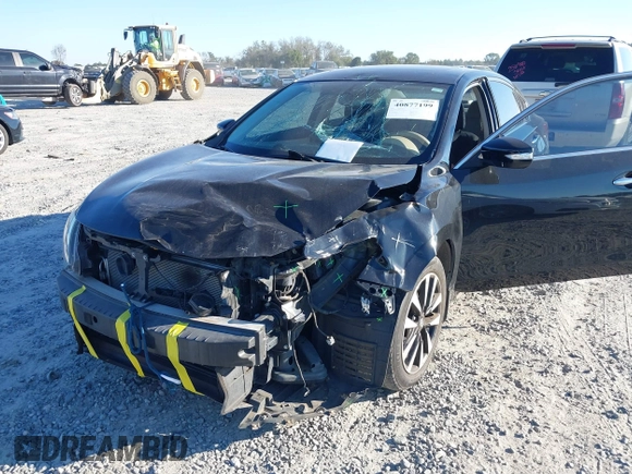 2018 Nissan Altima SV with VIN 1N4AL3AP8JC225474, listed as a IAAI auction lot 40877199 with 41,923 mi miles and . Bid and sale history available at carsss.com. Image 6.